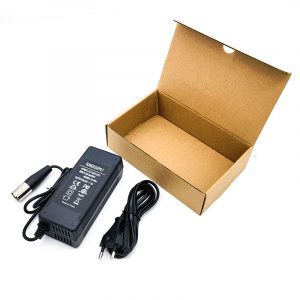 Cargador 36V 2A conector XLR